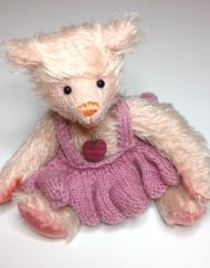 Daisy bear made from French Pink Mohair