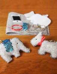 Learn a Stitch Whip Stitch Felt Key Rings