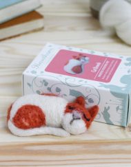 Hawthorn Handmade Cat Brooch Kit with box