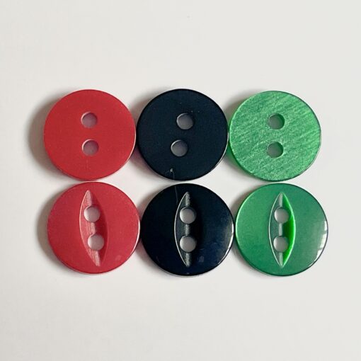 Dark 12mm fish eye buttons with slight pearly sheen in colours red, black and green