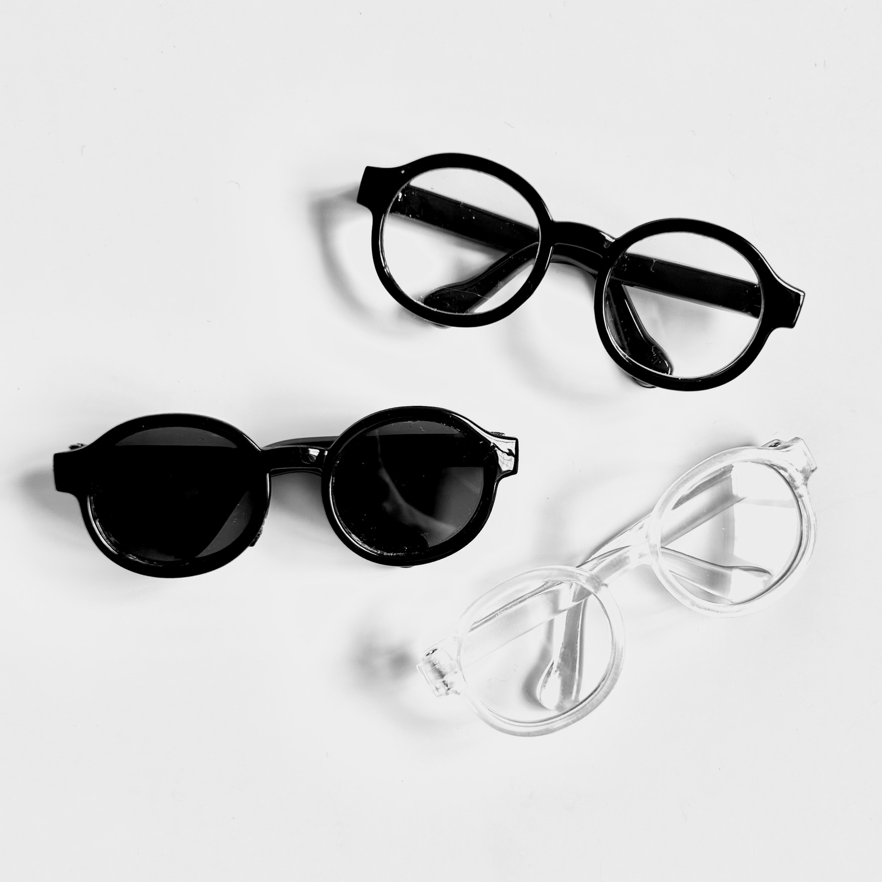 Plastic miniature toy glasses for bears and dolls